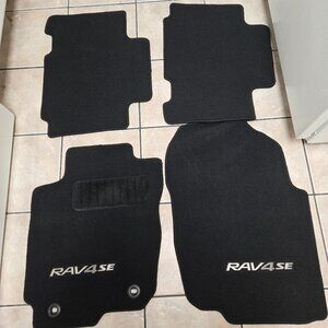 2016-2018 Toyota RAV4 SE OEM Carpet Floor Mats (Set of 4) NWT